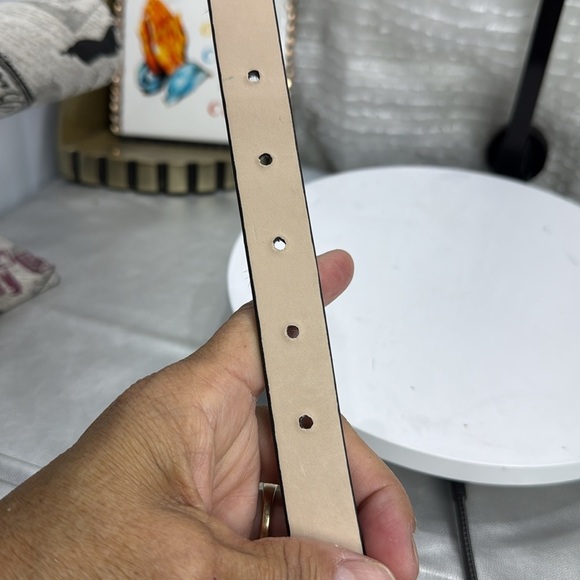 (H) Cole Haan Women's Dyed Brazilian Cowhide Belt
Size XS, Slim, Brown and White - Picture 9 of 13